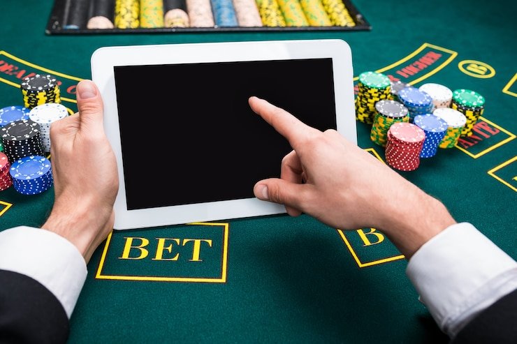 Mega Moolah paytable and bonus round interface showing symbol values and feature triggers on dultogel link